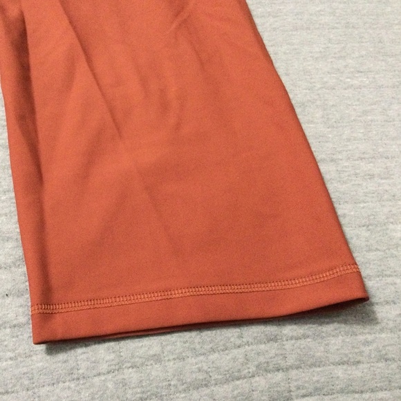 Old Navy Active High-Waisted PowerSoft Crop Leggings Cherry Birch Size 3X NWOT - Picture 2 of 8